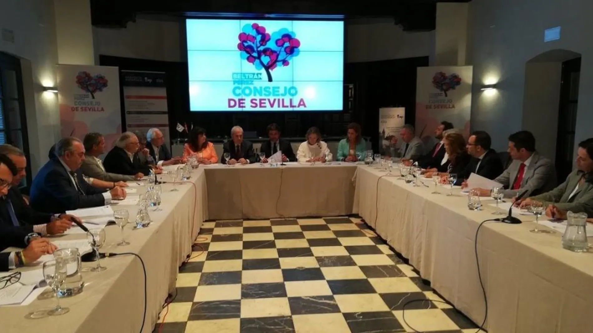El consejo de ciudad de Beltrán Pérez busca la «oportunidad oculta» para Sevilla