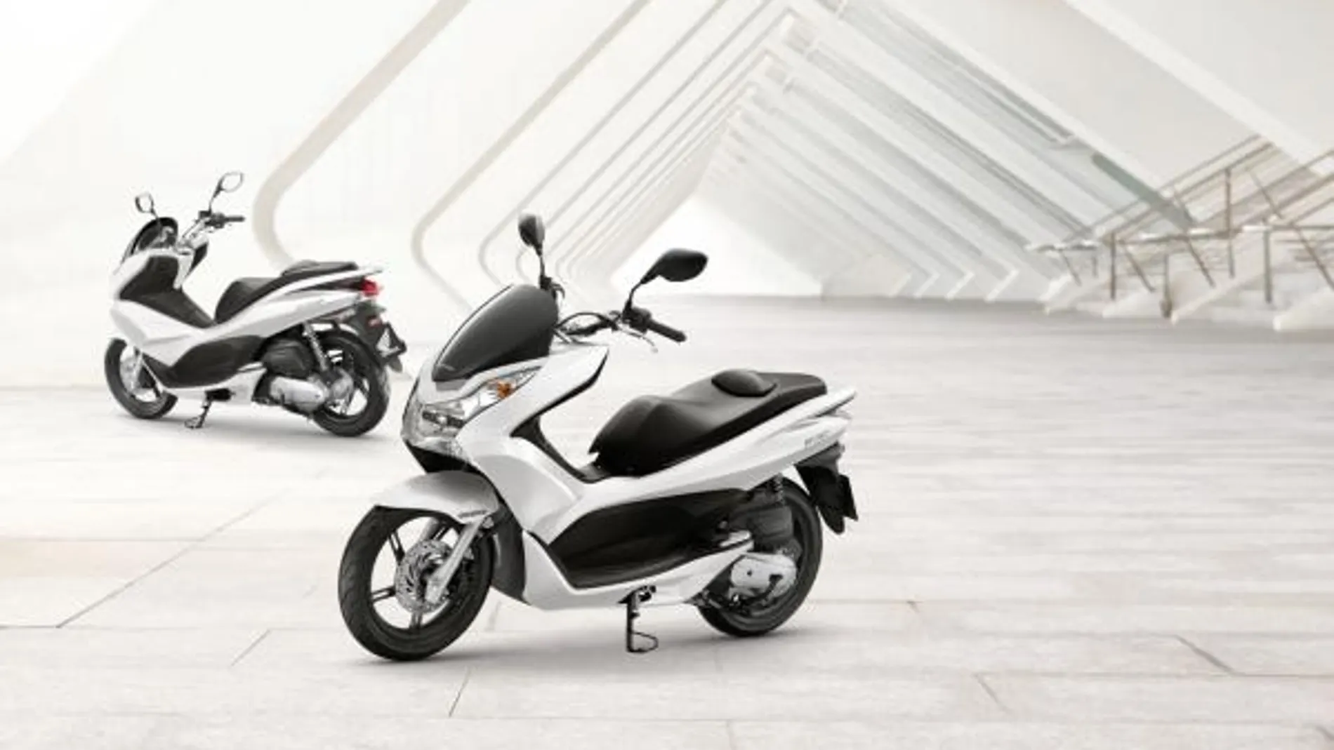 Honda da un giro a sus modelos con el nuevo scooter PCX