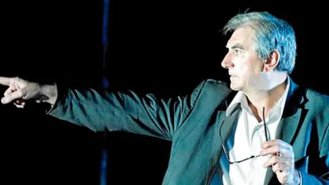 Entre Edipo y Antígona: tragedia pura