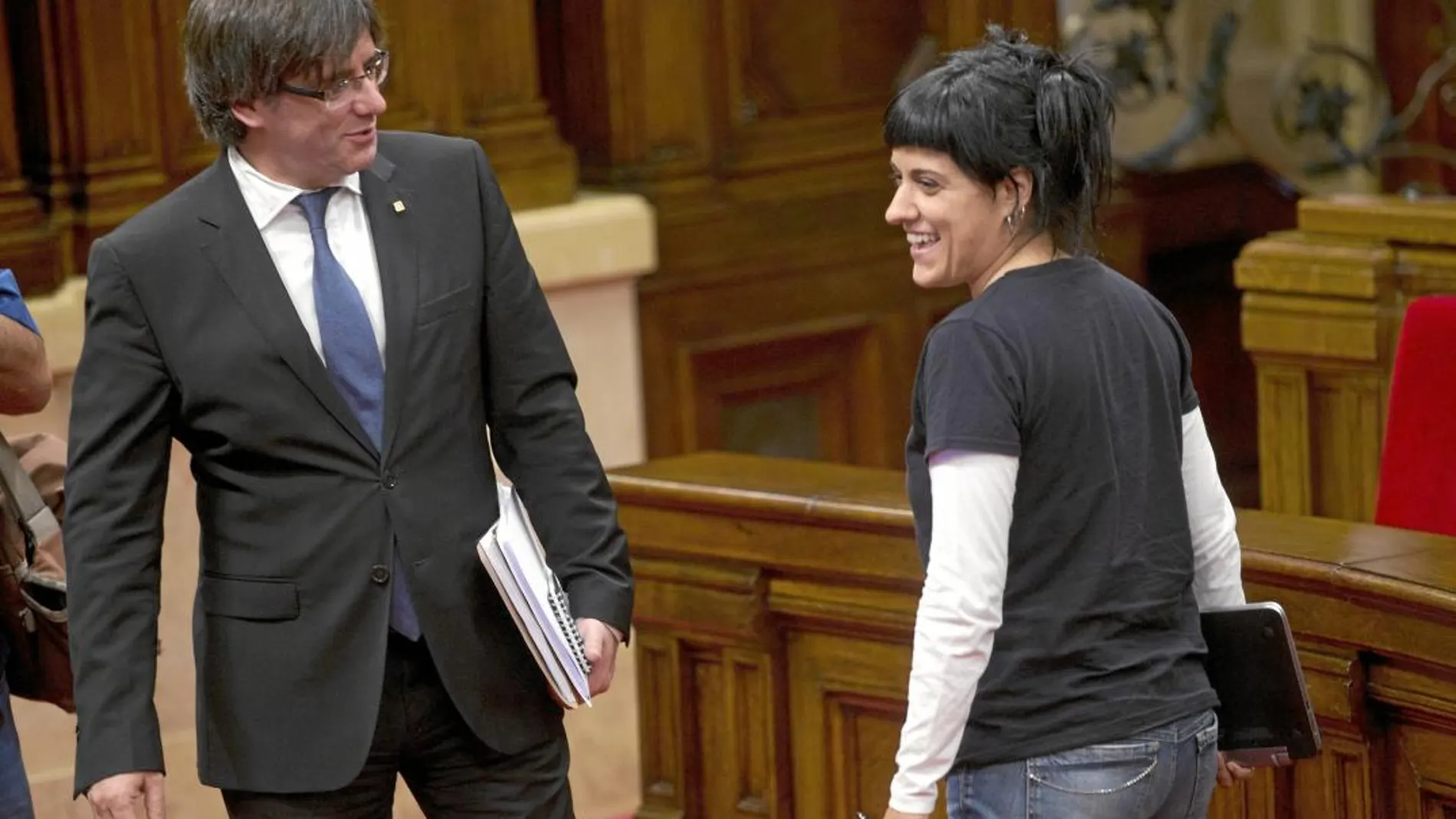 Carles Puigdemont y Anna Gabriel, en una sesión del Parlament de la pasada legislatura