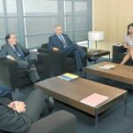 El vicepresidente económico, Tomás Villanueva, y Begoña Hernández se reúnen con empresarios de la minería