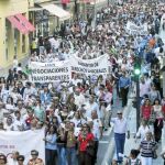 Trabajadores de Cajasur durante la manifestación impulsada el lunes por Aspromonte para exigir dignidad en la fusión con Unicaja
