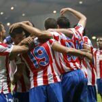 Los futbolistas del Atlético celebran uno de los goles