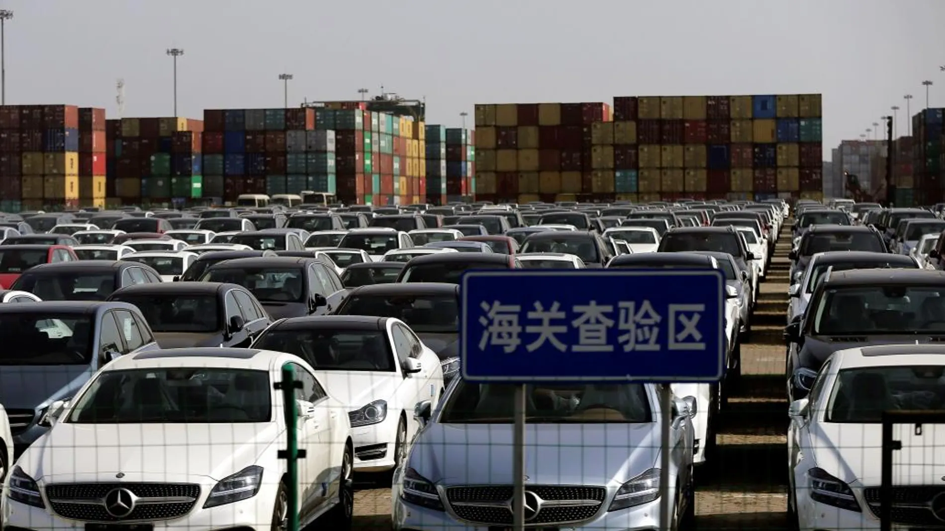 Instalaciones del puerto de Tianjin, en China. EFE/ Manuel Bruque