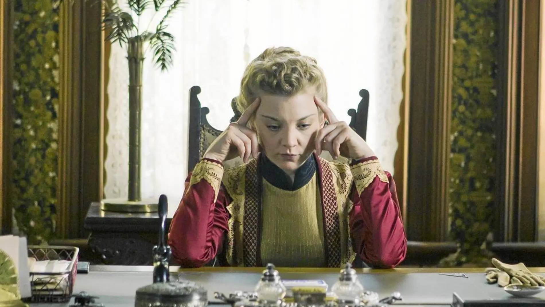 La actriz Natalie Dormer da vida a Mrs. Appleyard