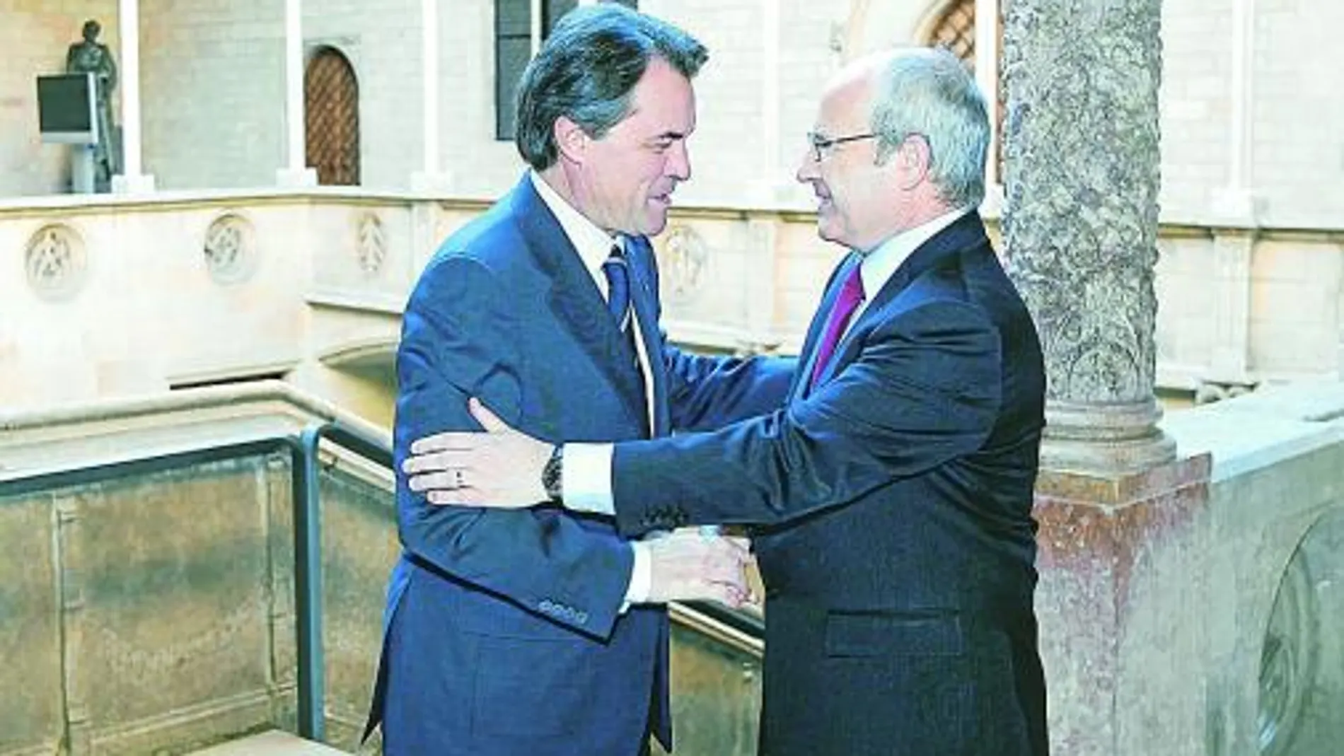 Montilla recibió ayer por última vez a Mas en el Palau de la Generalitat para abordar el traspaso de poderes