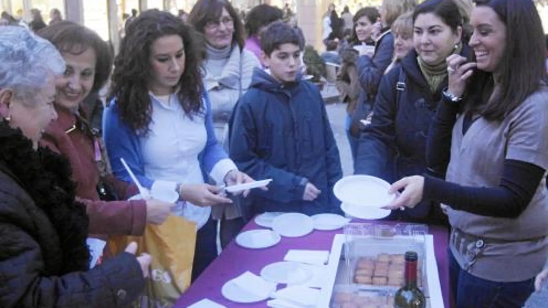 El comercio se «defiende» con torrijas