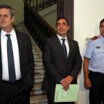 El ex conseller de Interior, Joaquim Forn (i), el ex director de los Mossos d'Esquadra, Pere Soler (c) y el ex Major de los Mossos d'Esquadra, Josep Lluís Trapero.