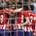Diego Costa (c) celebra su gol junto a sus compañeros. EFE/Ballesteros