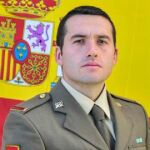 Un soldado de la Brigada Acorazada interviene en un presunto caso de violencia de género