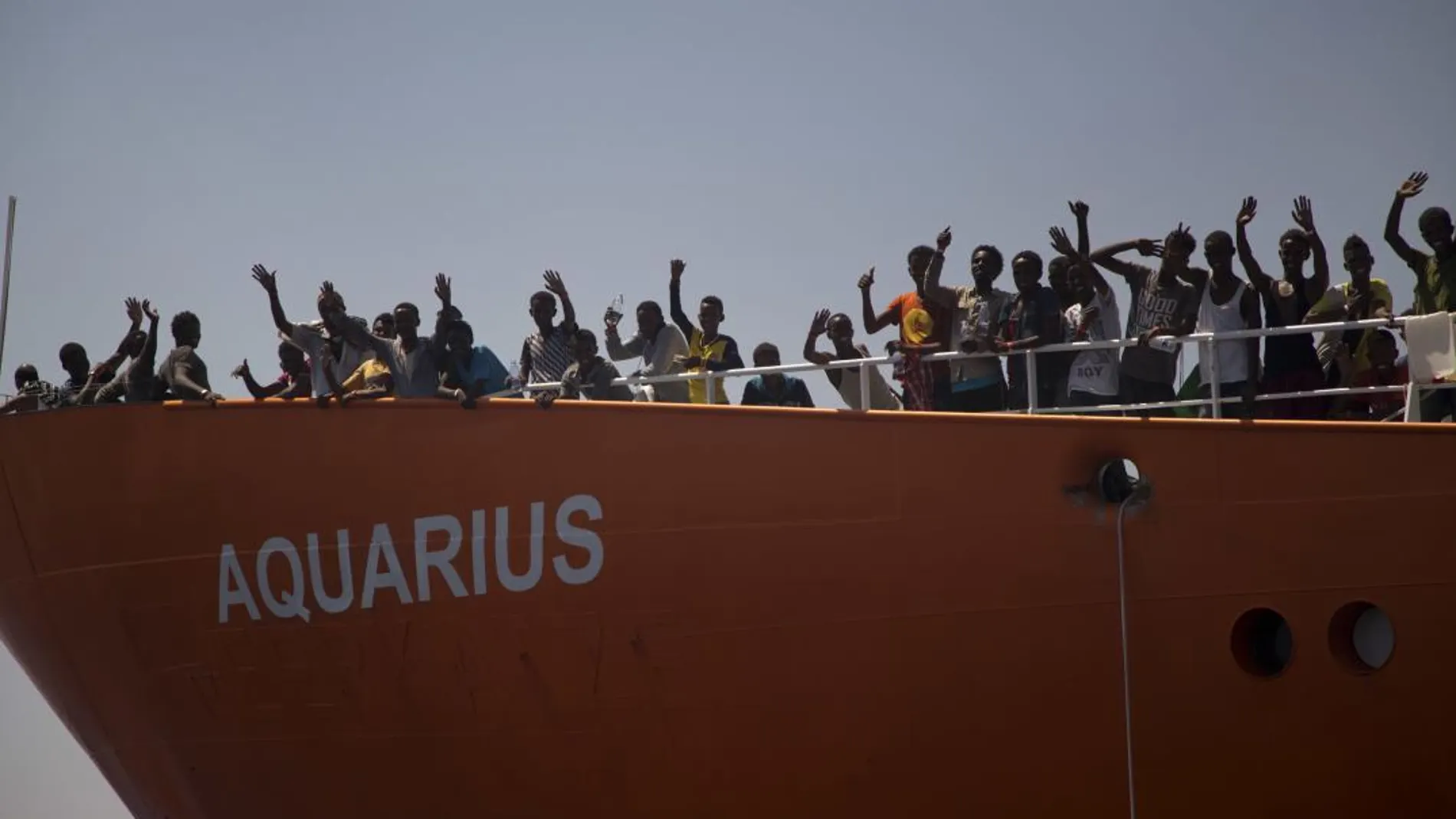 El barco Aquarius que gestionan Médicos Sin Fronteras (MSF) y SOS Mediterranée transporta 629 migrantes. Foto: Ap