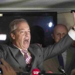 Nigel Farage, el líder del partido UK Independence, celebra el resultado del referéndum.