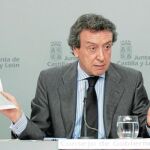 El consejero José Antonio de Santiago-Juárez, durante la rueda de prensa posterior al Consejo de Gobierno