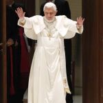 El Papa aboga por una renovación en una Iglesia «humillada» por la pederastia