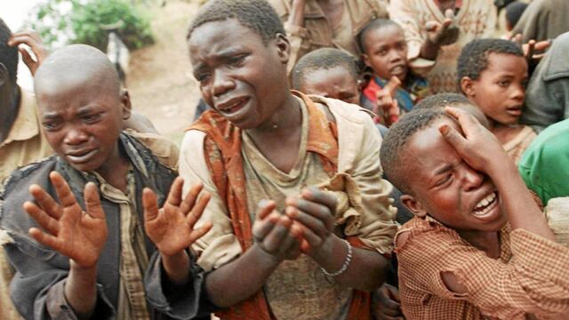 El genocidio en Ruanda y la tragedia de Srebenica perseguirán siempre a Annan y a la historia de la ONU.