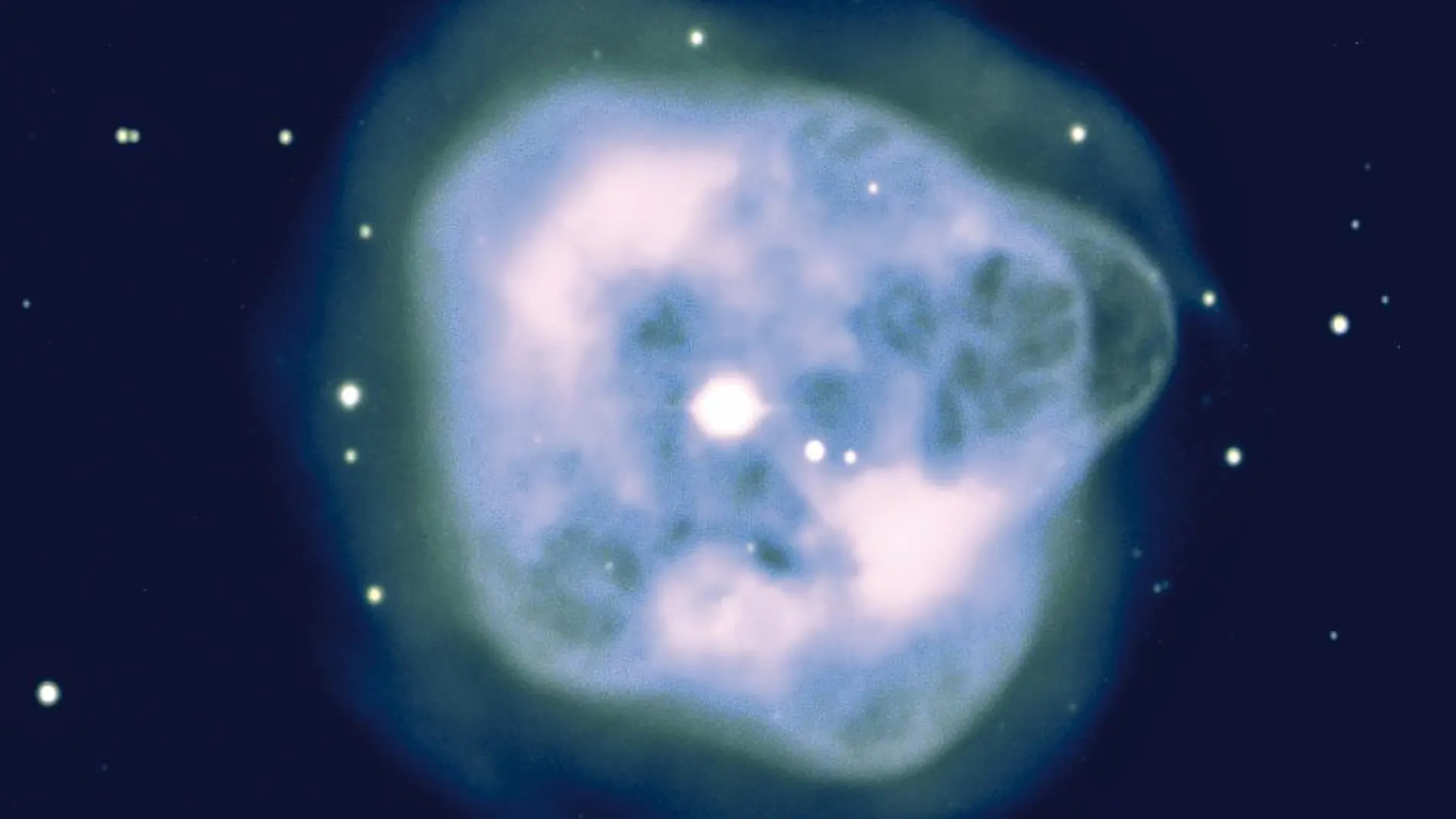 Imagen de la nebulosa planetaria NGC 1514 obtenida con la Wide Field Camera del Telescopio Isaac Newton, del Grupo de Telescopios ING, instalado en el Observatorio del Roque de los Muchachos (Garafía, La Palma)