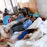 Un hotel abandonado donde se alojan familias enteras