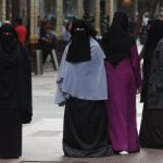 Lérida, primera ciudad española que prohíbe el burka en instalaciones públicas