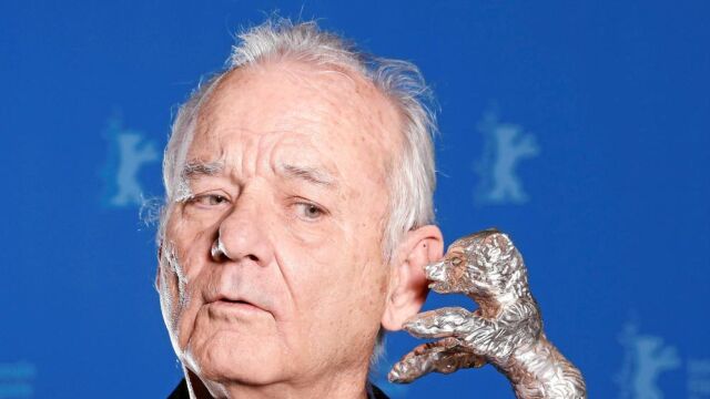 Bill Murray, que protagonizó un abanico gestual, recogió el galardón al mejor director, en nombre de Wes Anderson, premiado por «Isle of Dogs»