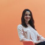 La cabeza de lista por Ciudadanos, Inés Arrimadas, durante la entrevista que mantuvo en la sede de su partido