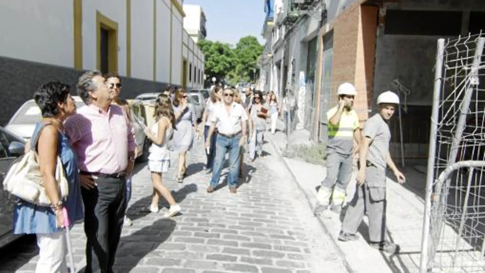 Emvisesa quiere cobrar un parking aún en obras «para que no suba el IVA»