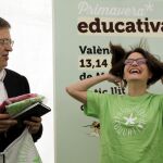 El presidente Puig, junto a la vicepresidenta del Consell, Mónica Oltra, en la Primavera Educativa