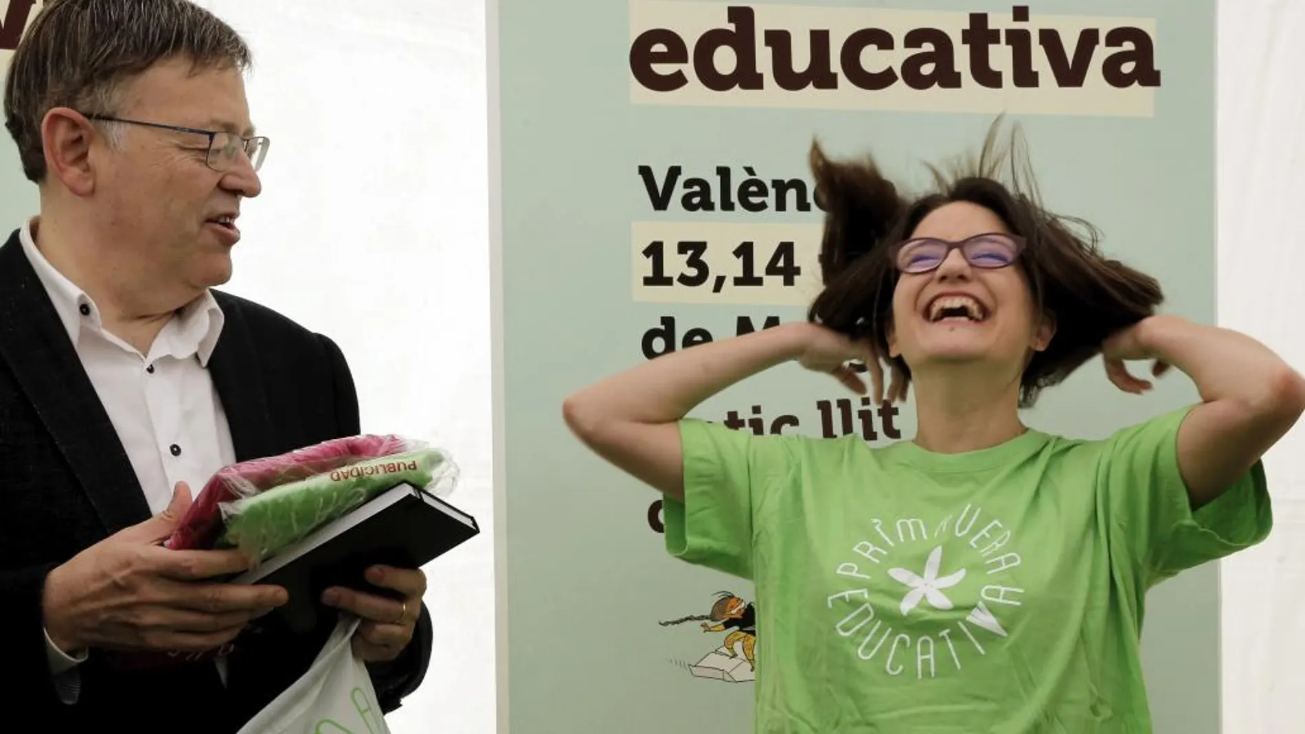 El presidente Puig, junto a la vicepresidenta del Consell, Mónica Oltra, en la Primavera Educativa