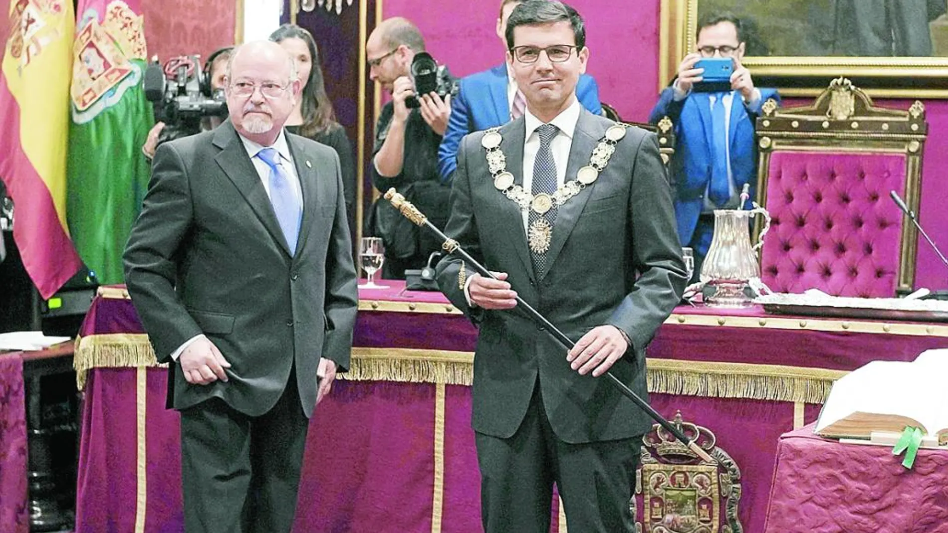 Francisco Cuenca (PSOE) es el nuevo alcalde de Granada desde el pasado cinco de mayo
