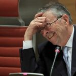 Alberto Oliart, durante una comparecencia en la comisión de control de RTVE del Senado.