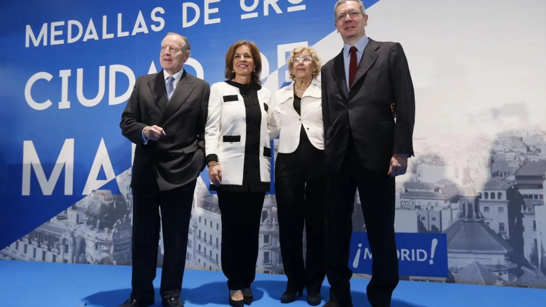 Los últimos alcaldes de Madrid, a excepción de Barranco, asistieron ayer a la entrega de Medallas de la ciudad