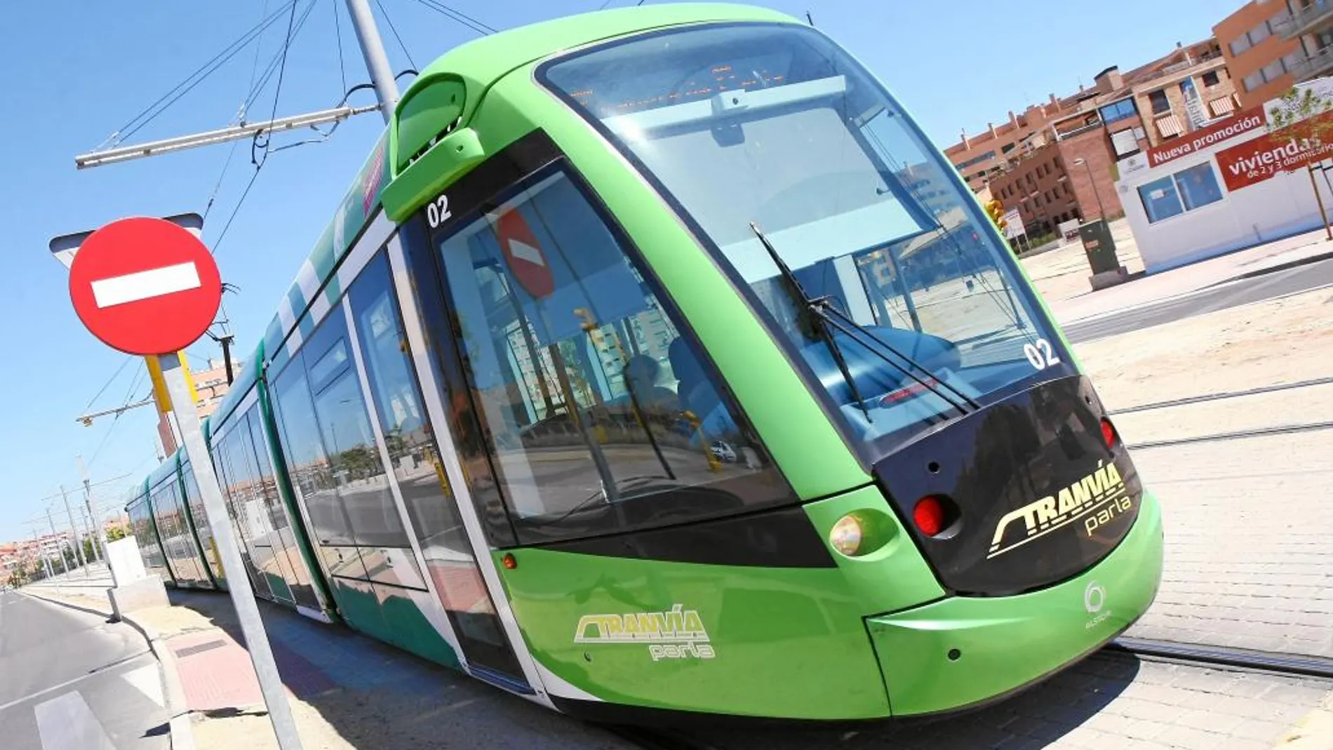 El tranvía lleva recorriendo las calles de Parla desde mediados de 2007