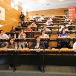 Alumnos se examinan de la EBAU en la Universidad Complutense/Foto: Rubén Mondelo