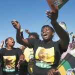 Partidarios de Jacob Zuma, ayer, en el cierre de la campaña electoral