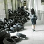 «Yard», de Allan Kaprow, que aquí reinterpreta Christian Xatrec