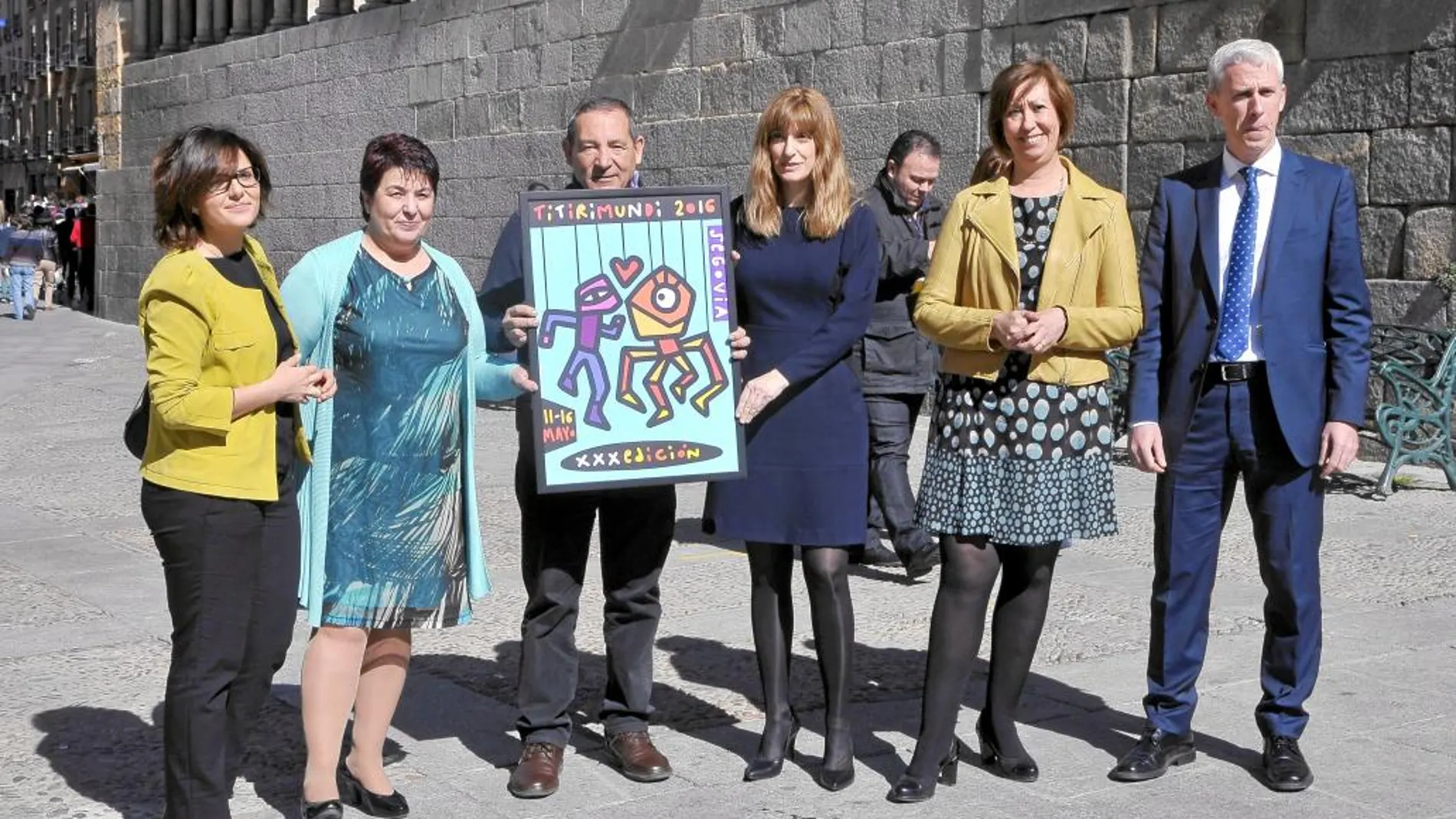 De izquerda a derecha, Sara Dueñas, Clara Luquero, Julio Míchel, Mar Sancho, Pilar Sanz y Pablo Gómez Ortega