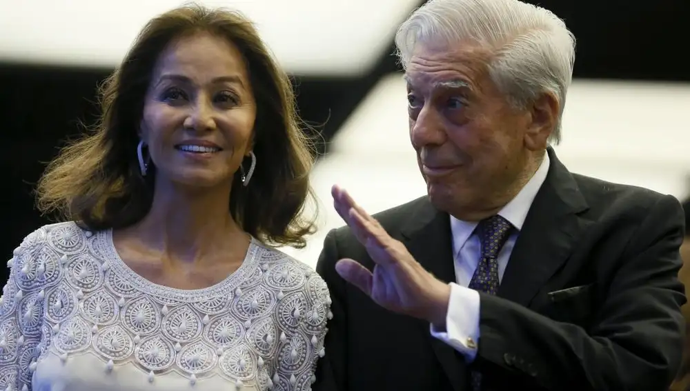 El escritor Mario Vargas Llosa y su pareja Isabel Preysler