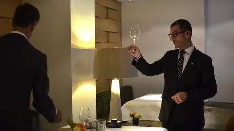 El jefe de sala del restaurante Santceloni, Abel Valverde, ganador del Premio Guéridon de Oro al Mejor Jefe de Sala