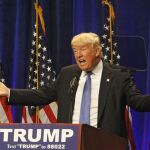 Donald Trump habla durante un evento de campaña en St Anselm Collage en Manchester, New Hampshire (Estados Unidos).