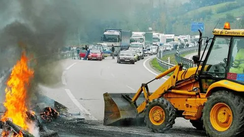 Protestas de mineros, como ésta de 2005, podrían repetirse a partir del próximo mes en León y Palencia