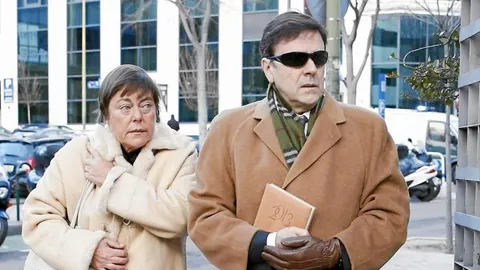 Fuentes y su hermana Yolanda