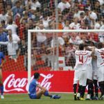 El Sevilla recupera su identidad y zarandea a un flojo Atlético (3-1)