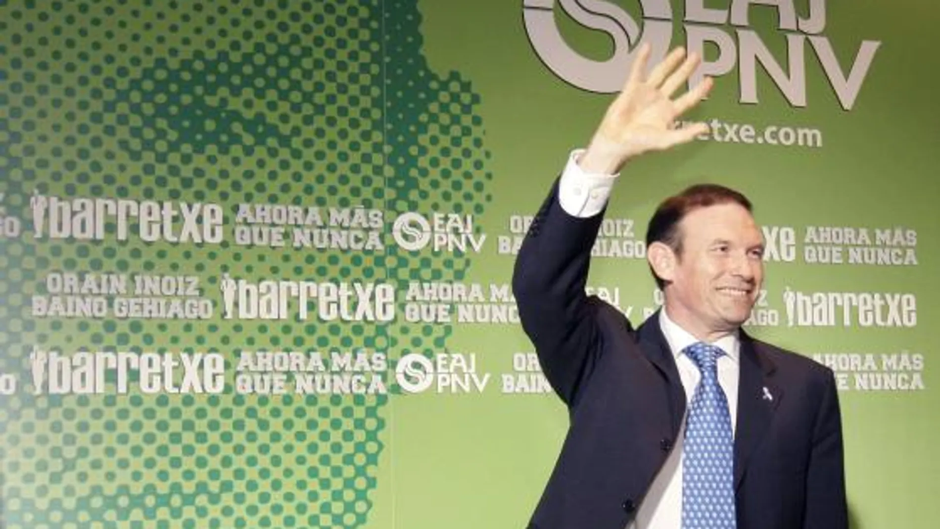 Ibarretxe afirma que «la gran pregunta» es «qué ofrecen PSE y PP para sacar adelante» el País Vasco