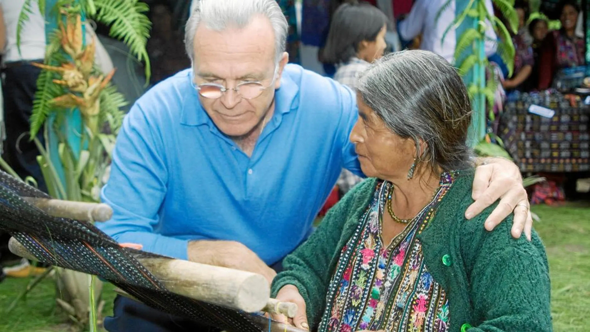 El presidente de la Fundación Bancaria La Caixa, Isidre Fainé, durante un programa de cooperación en Guatemala