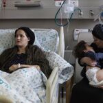 Odel Bennett, hospitalizada junto a su hijo de 2 años de edad, tras ser apuñalados por un palestino
