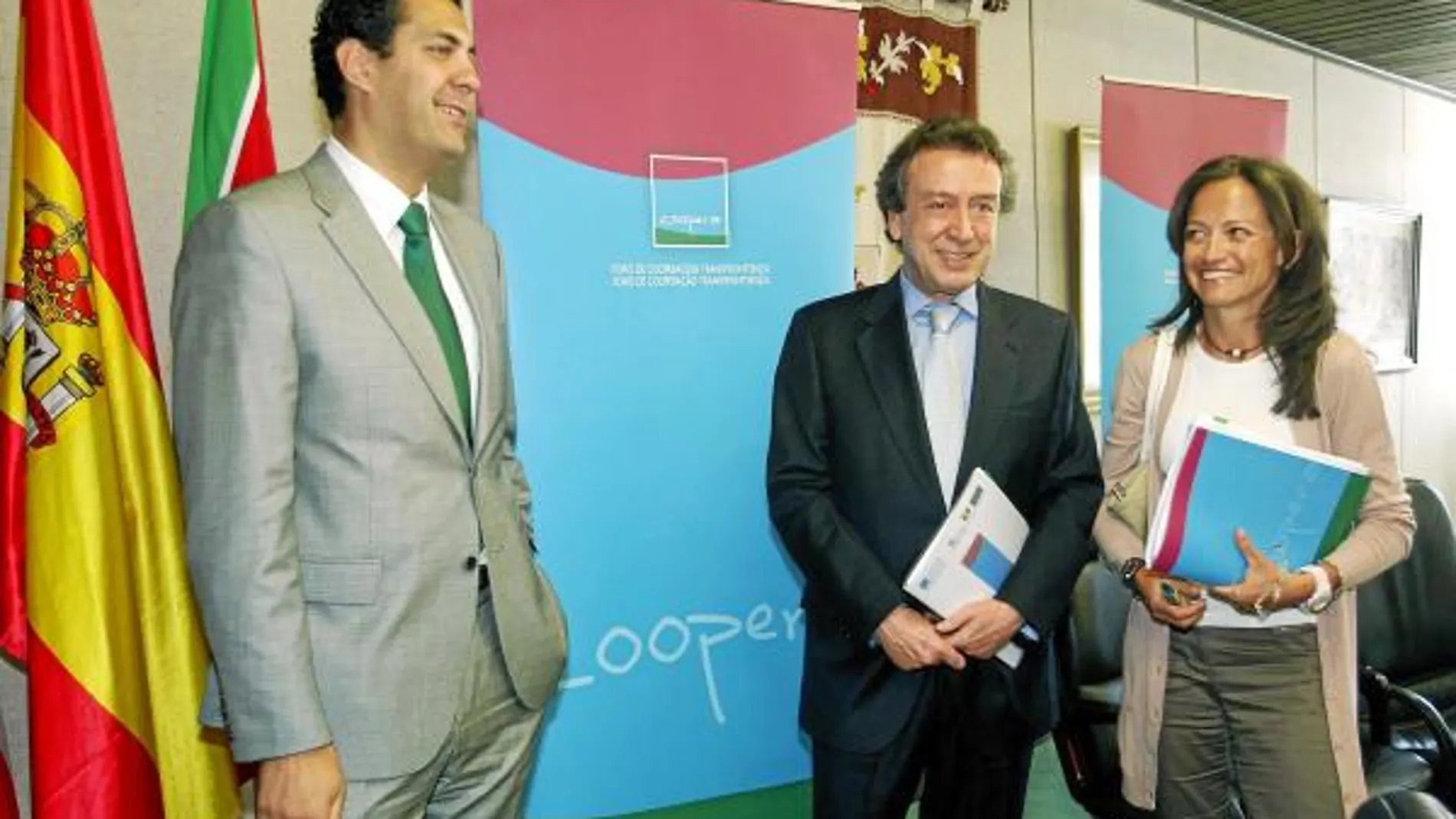José Antonio de Santiago-Juárez, María de Diego y Alberto de Castro presentan el Foro Coopera en Zamora