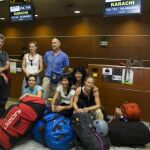 El segundo grupo de la expedición partió ayer del aeropuerto de Barcelona