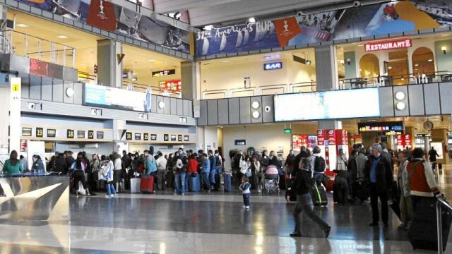 El aeropuerto de Valencia situado en Manises también ha incrementado la afluencia de pasajeros en agosto