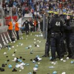 Incidentes en el encuentro entre Olympique de Marsella y Olympique de Lyon.