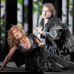 Waltraud Meier, junto a Simon O'Neill, durante el ensayo general