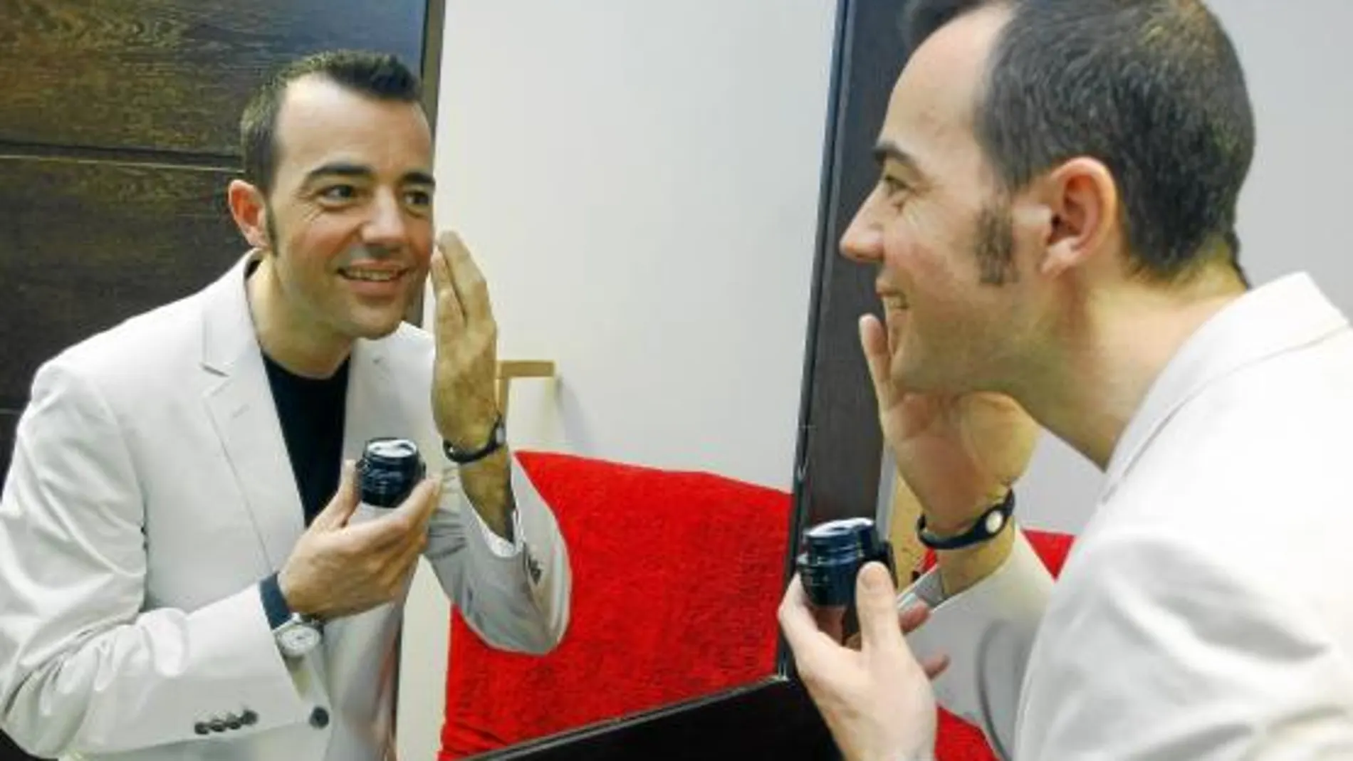 Frans Reina: «Los españoles ya usan cosméticos sin vergüenza»